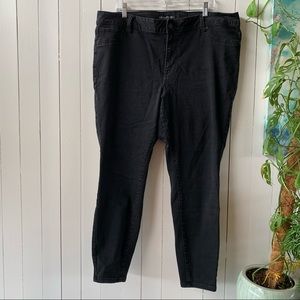 Maurices 22w black skinny jeans
